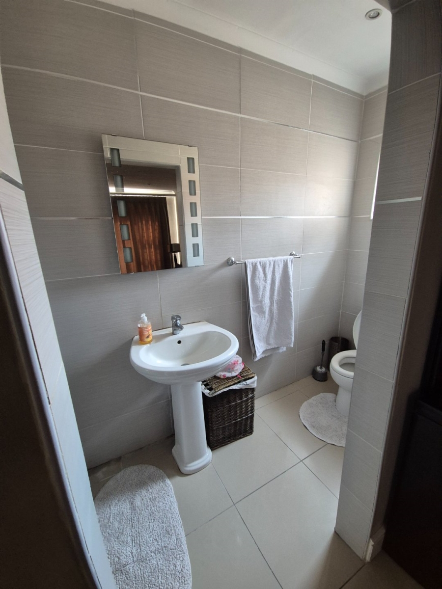 4 Bedroom Property for Sale in Bluewater Bay Eastern Cape